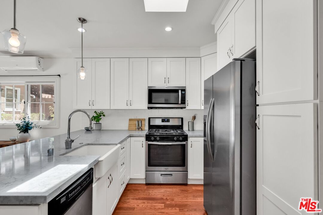 1709 Buckingham Road Los Angeles, CA 90019 - Photo 64 of 69 Gallery Image 64
