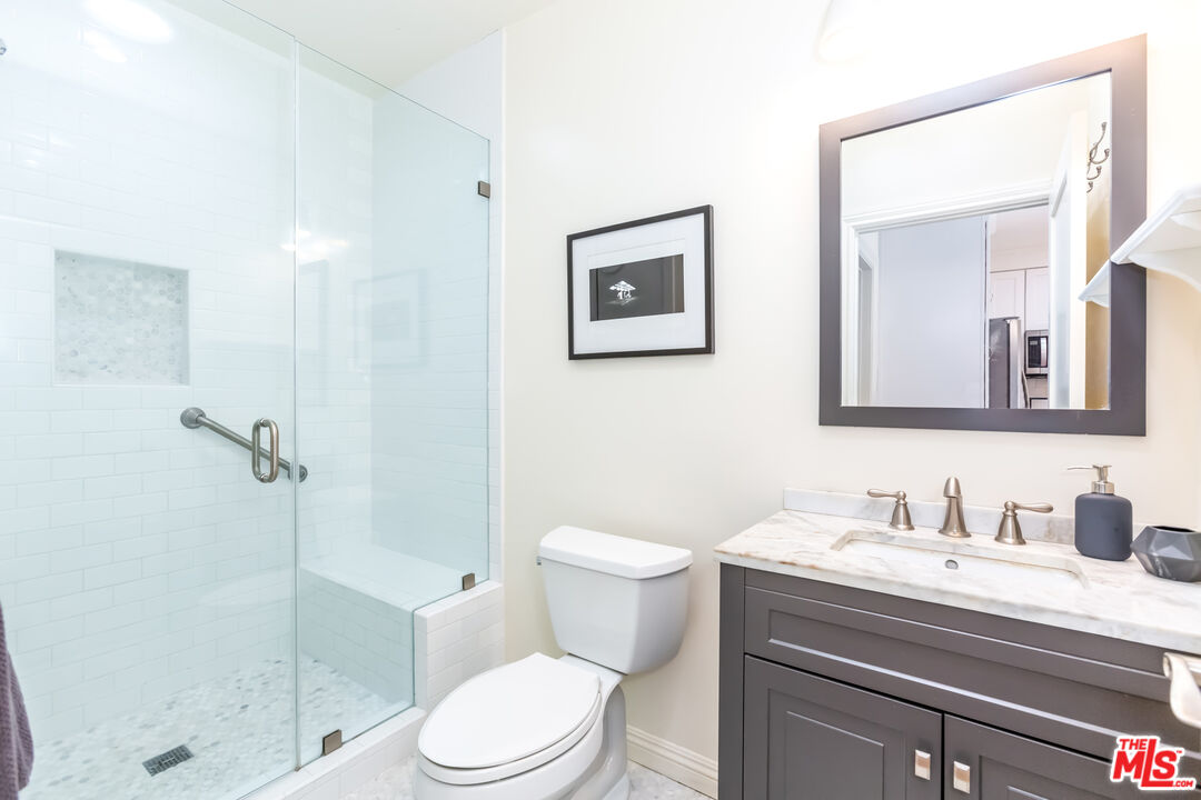 1709 Buckingham Road Los Angeles, CA 90019 - Photo 66 of 69 Gallery Image 66