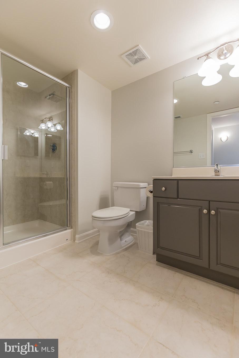 8501 Bayside Road, Unit PH2 Chesapeake Beach, MD 20732 - Photo 22 of 30 Third Full Bath Near Guest Room