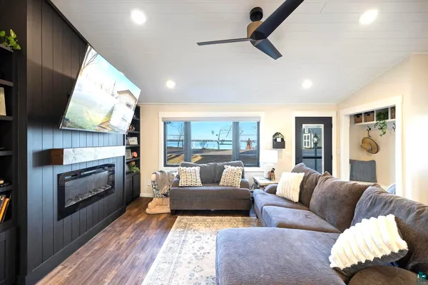 $769,900 | 36318 Lakeland Road, Sturgeon Lake, MN 55783