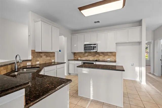 $414,000 | 11841 Moorhen Circle, Fort Worth, TX 76244