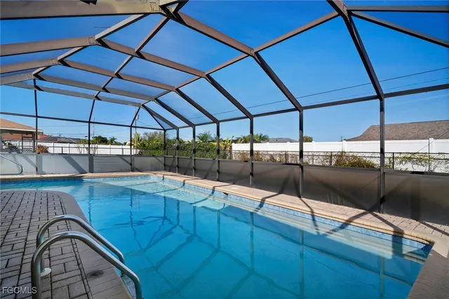 $2,395 | 911 Southeast 19th Street, Cape Coral, FL 33990