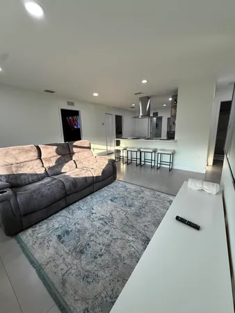 $3,200 | 2314 Pinecrest Court, West Palm Beach, FL 33415