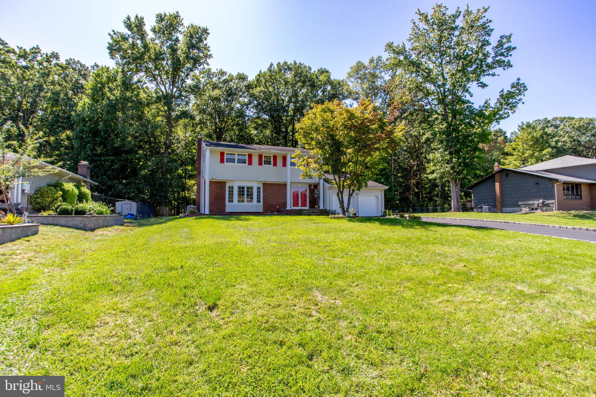 14 Woodmere Road North Brunswick, NJ 08902 - Photo 4 of 123 Gallery Image 4
