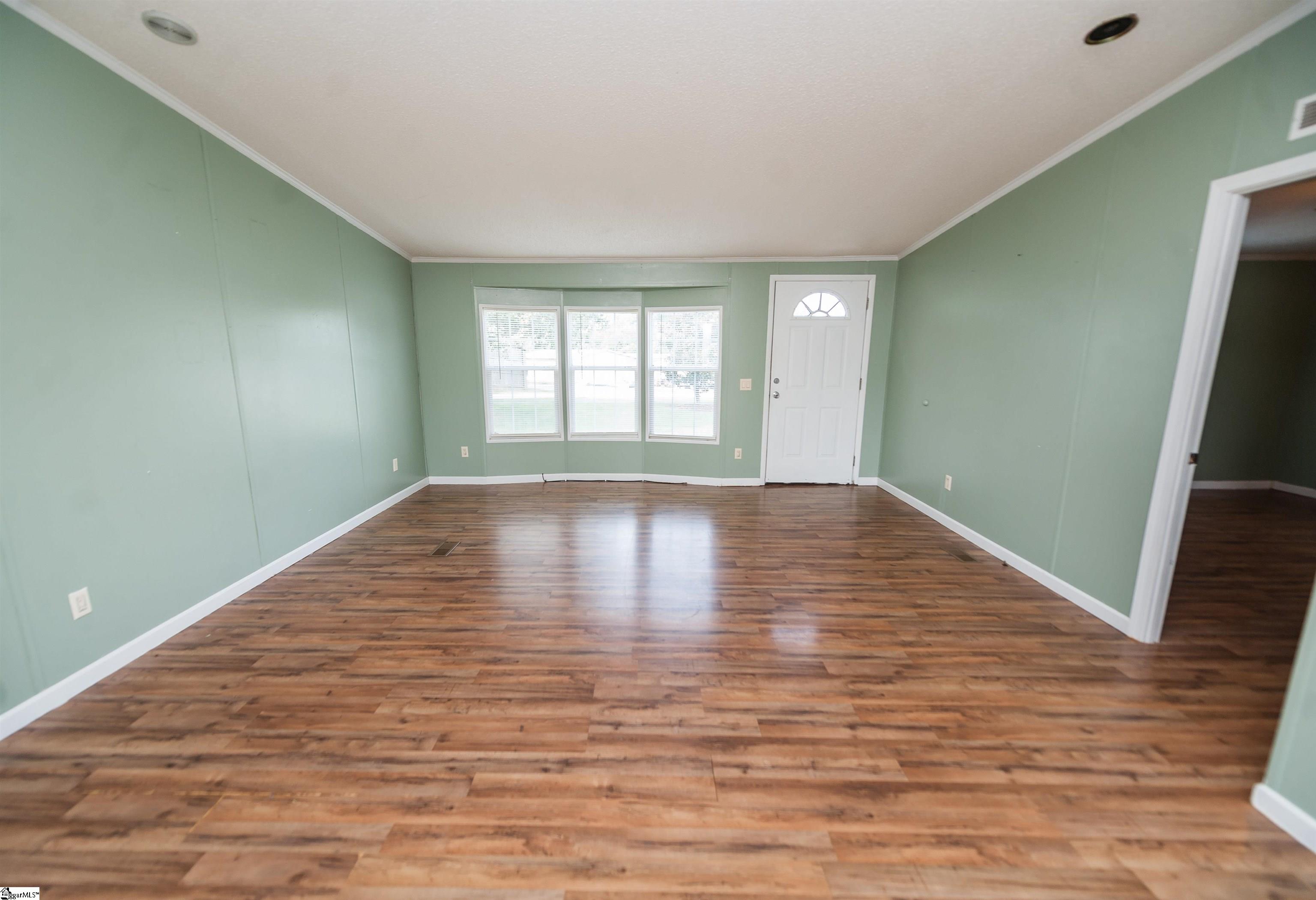302 Langley Road Travelers Rest, SC 29690 - Photo 4 of 35