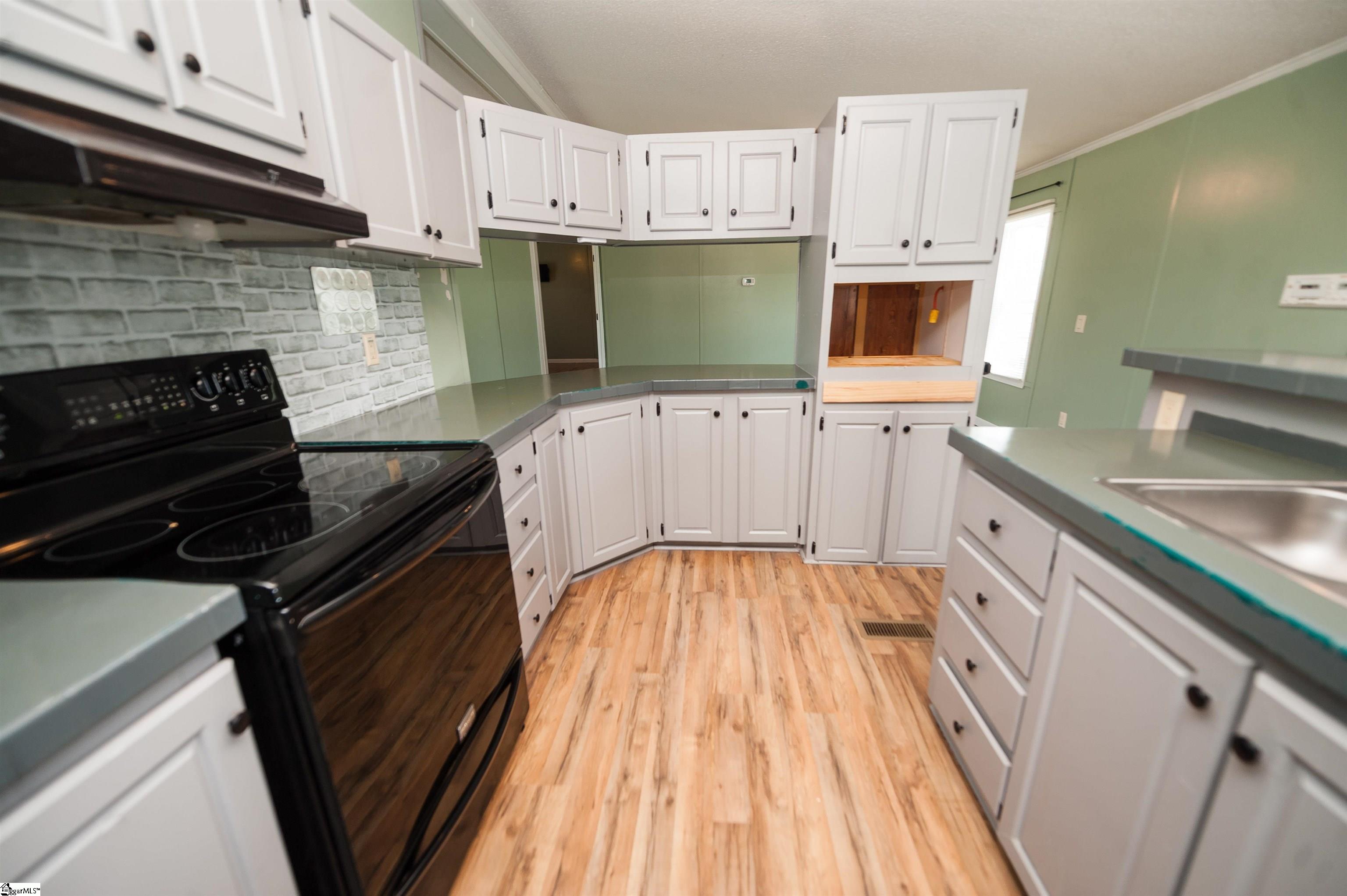 302 Langley Road Travelers Rest, SC 29690 - Photo 8 of 35