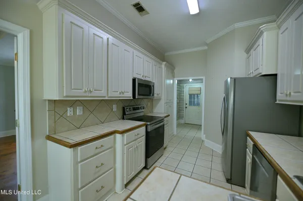 $2,300 | 104 Old Gin Cove, Madison, MS 39110