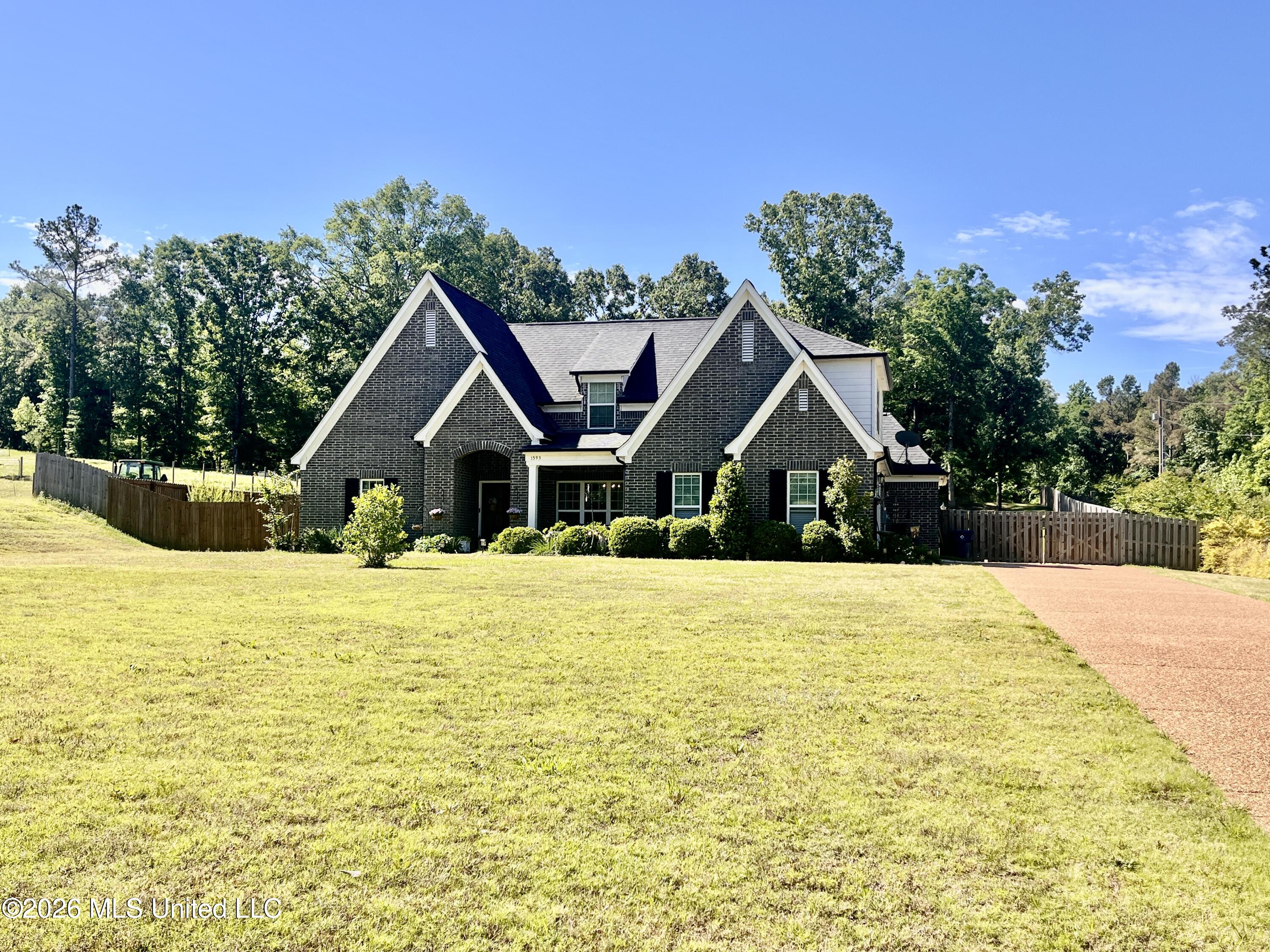 1593 Johnston Road Hernando, MS 38632 - Photo 2 of 47 IMG_9195