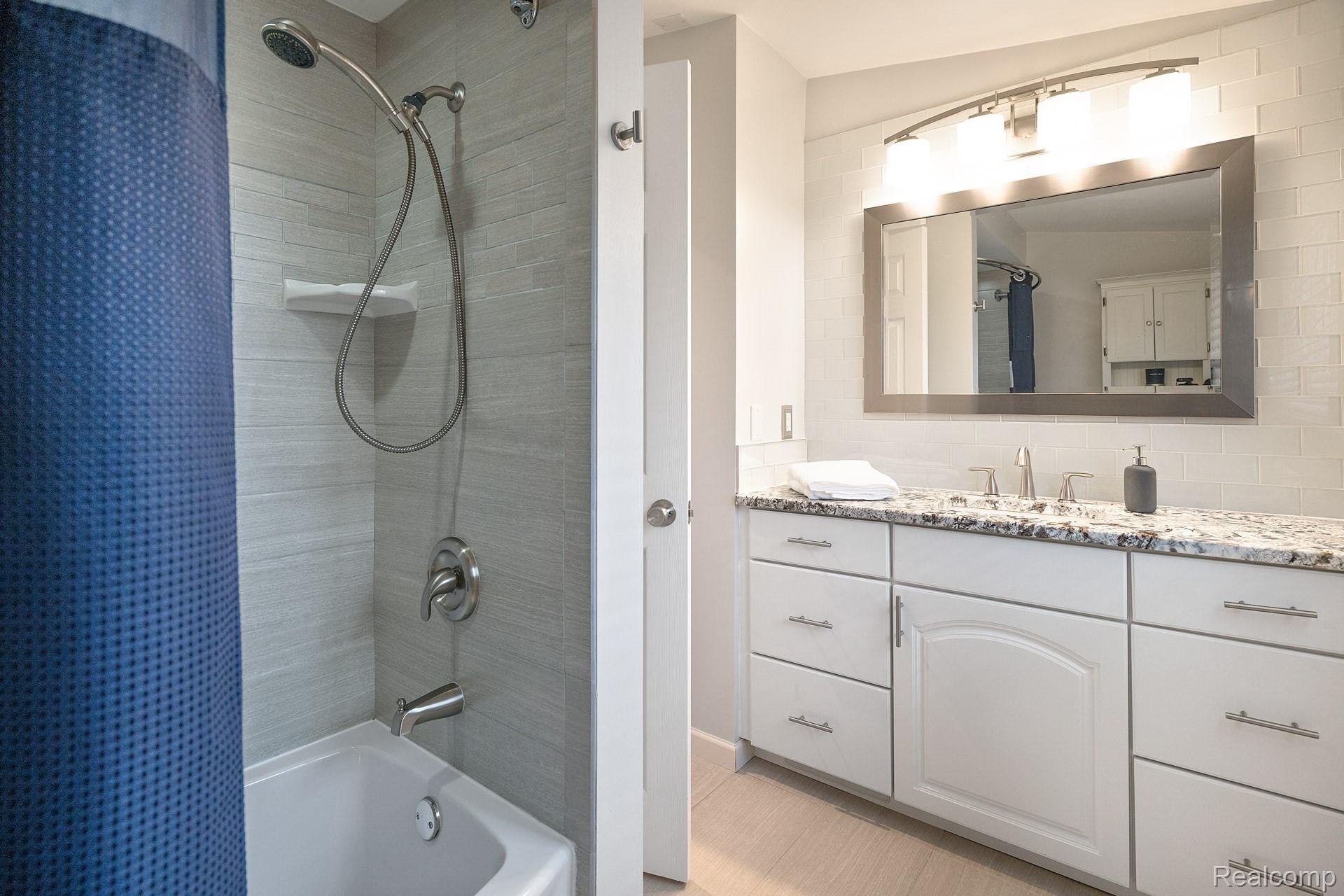 1162 Peveril Road Bloomfield Hills, MI 48304 - Photo 25 of 34 1162-Peveril-Rd-26.jpg