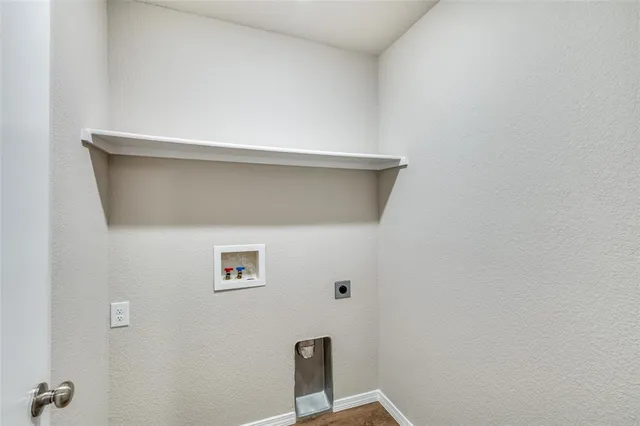 a view of utility room