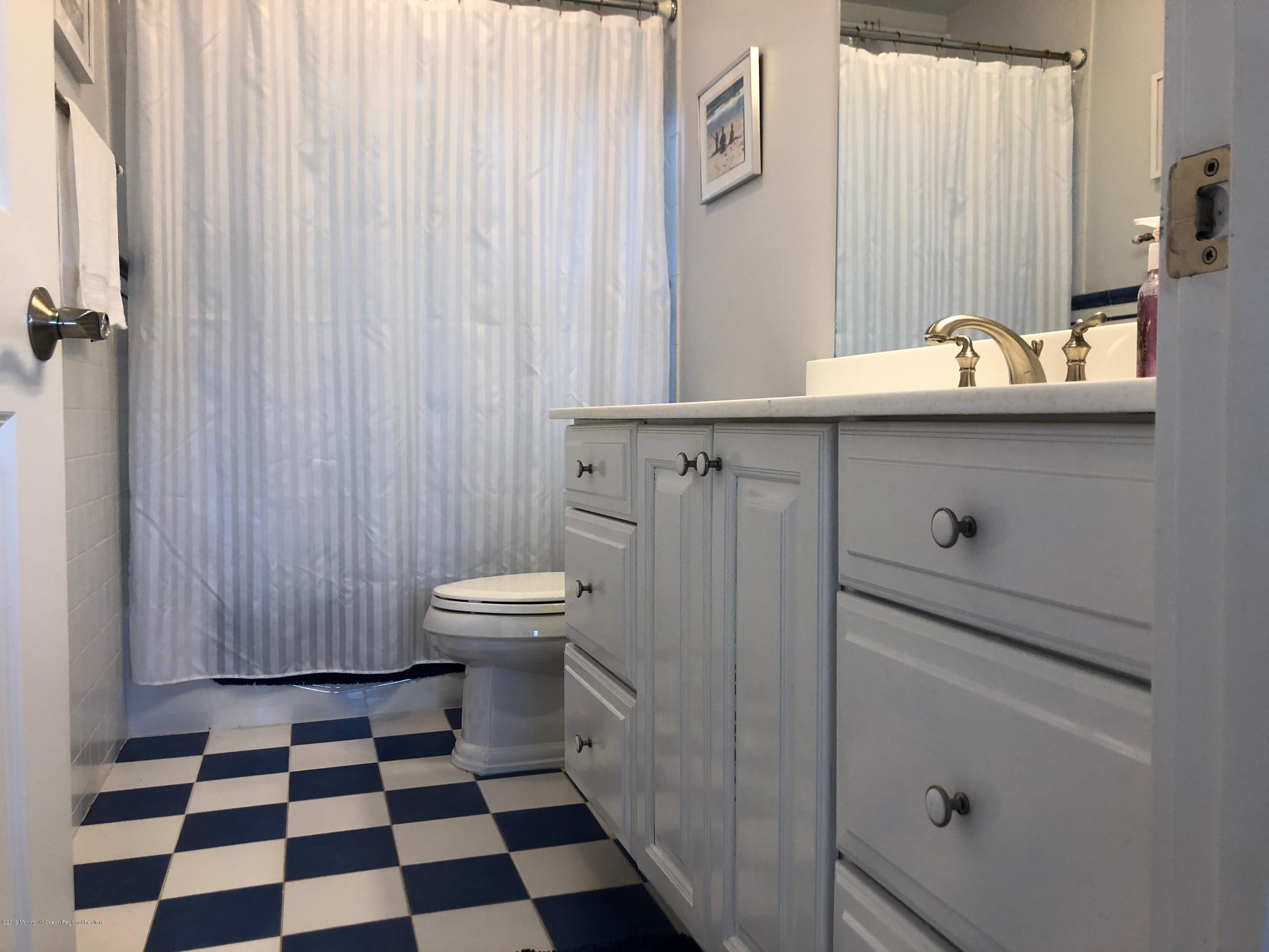 79 Ave Of Two Rivers Rumson, NJ 07760 - Photo 21 of 32 79 Ave of Two Rivers 4