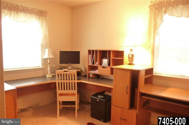 27 Manor Road York, PA 17403 - Photo 6 of 19 Gallery Image 6