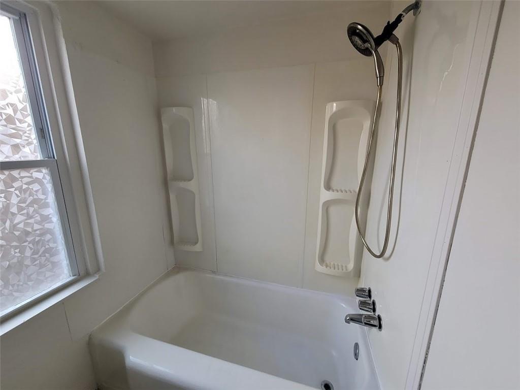 4109 Mt Troy Road Pittsburgh, PA 15214 - Photo 4 of 6 Gallery Image 4