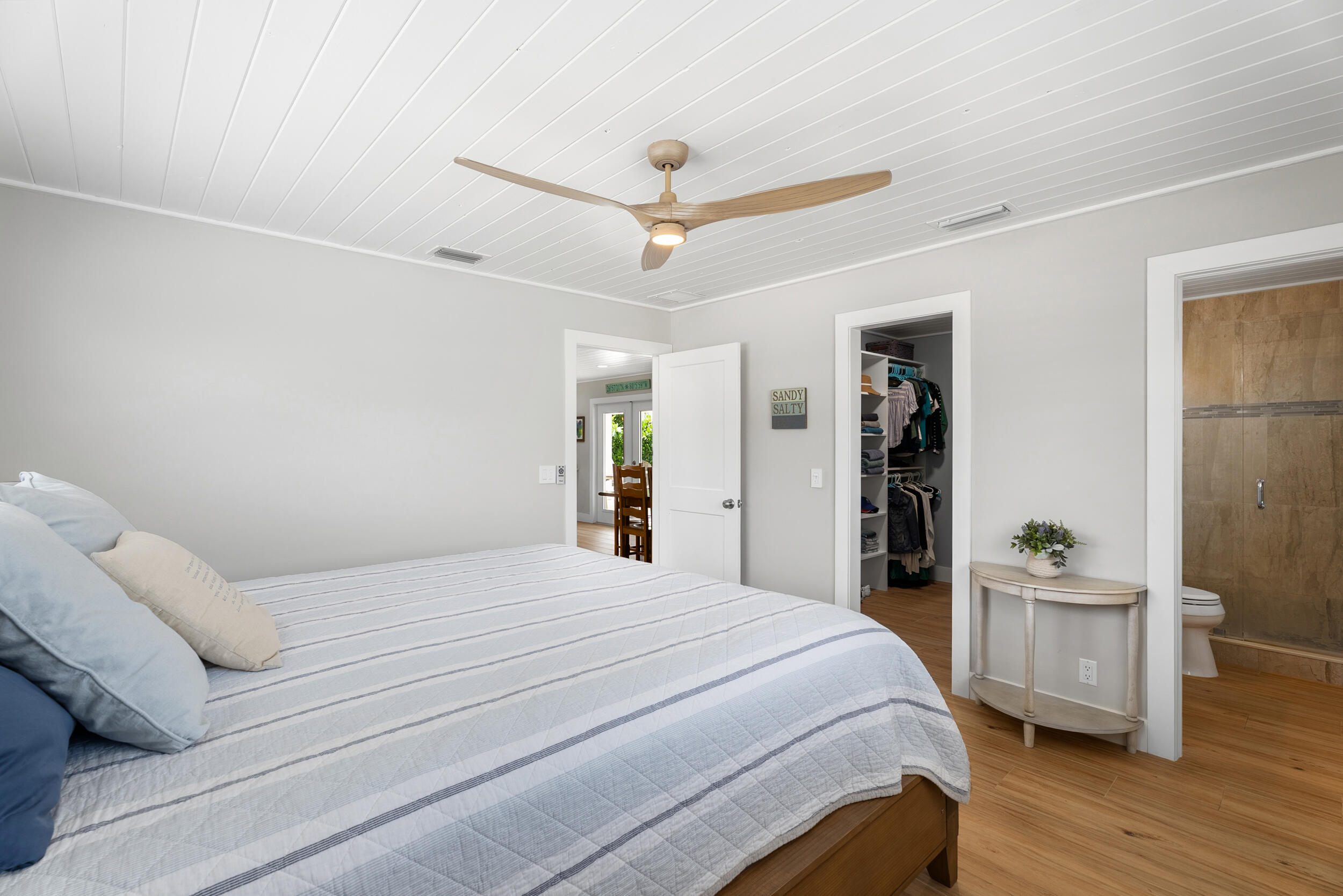 303 Norfolk Road Jupiter, FL 33469 - Photo 14 of 36 008_GOVB