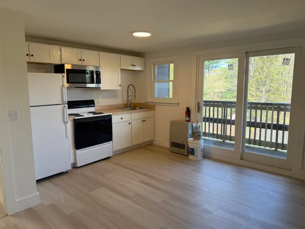 $2,200 | 473 Maple Street, Unit 5, Stowe, VT 05672