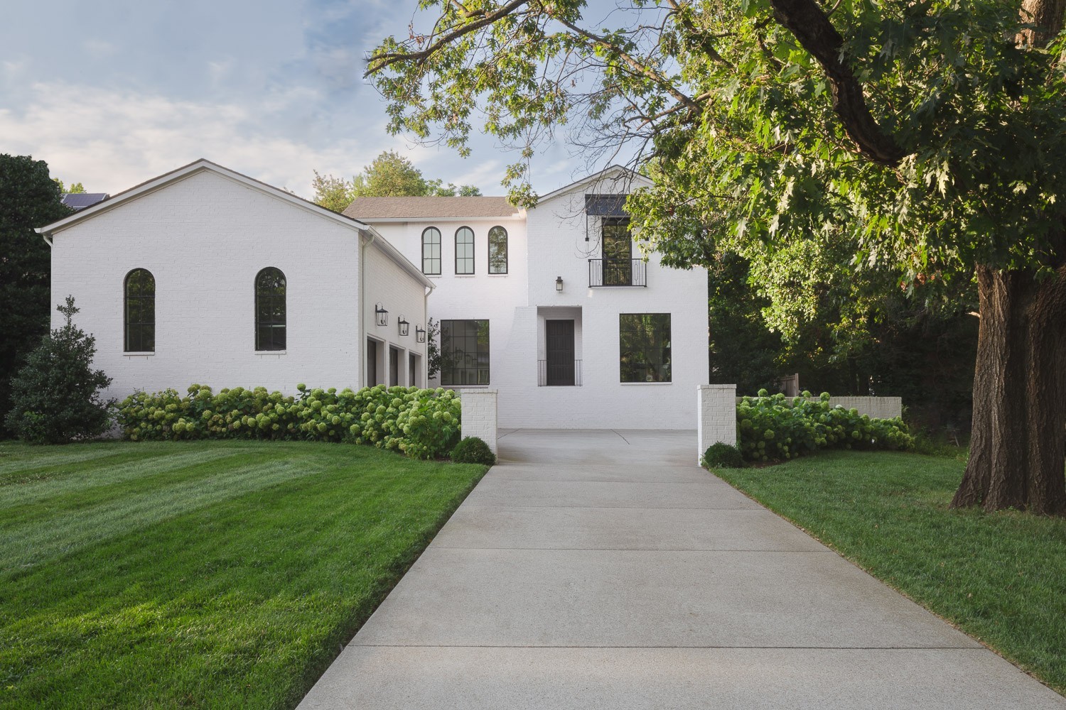 916 Cadillac Avenue Nashville, TN 37204 - Photo 1 of 19 a front view of house with yard and green space