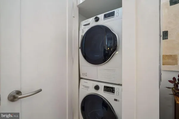 $2,400 | 1211 G Street Southeast, Unit 1, Washington, DC 20003