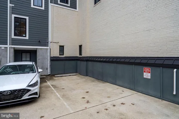 $2,400 | 1211 G Street Southeast, Unit 1, Washington, DC 20003