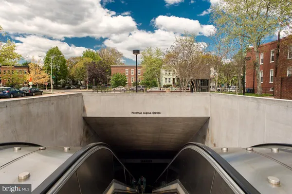 $2,400 | 1211 G Street Southeast, Unit 1, Washington, DC 20003