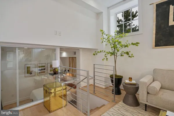 $2,400 | 1211 G Street Southeast, Unit 1, Washington, DC 20003