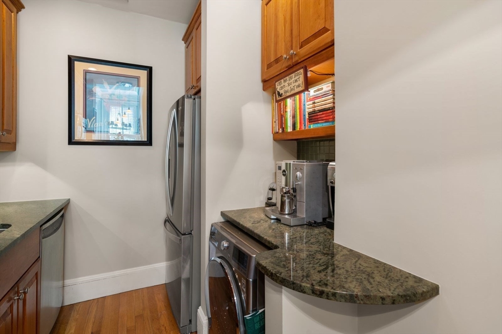 322 Beacon Street, Unit 3 Boston, MA 02116 - Photo 10 of 24