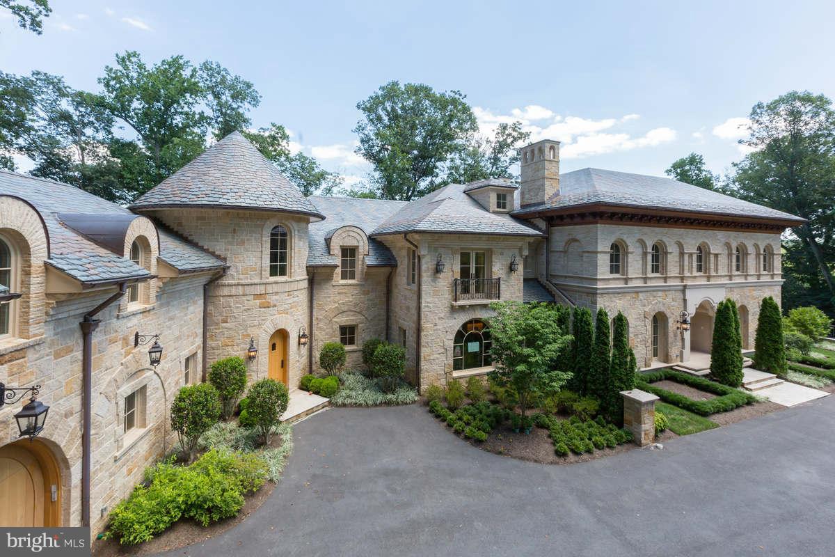 624 Chain Bridge Road McLean, VA 22101 - Photo 2 of 30 Exterior (General)