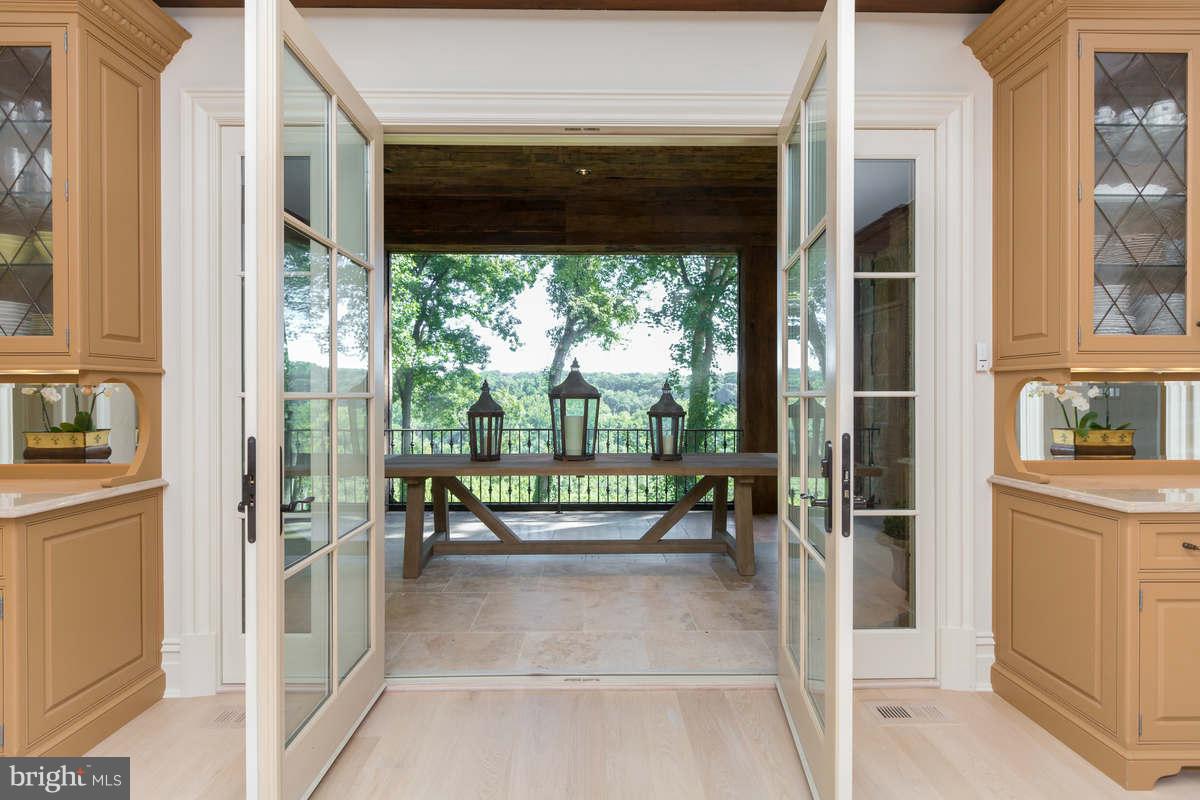 624 Chain Bridge Road McLean, VA 22101 - Photo 14 of 30 Interior (General)