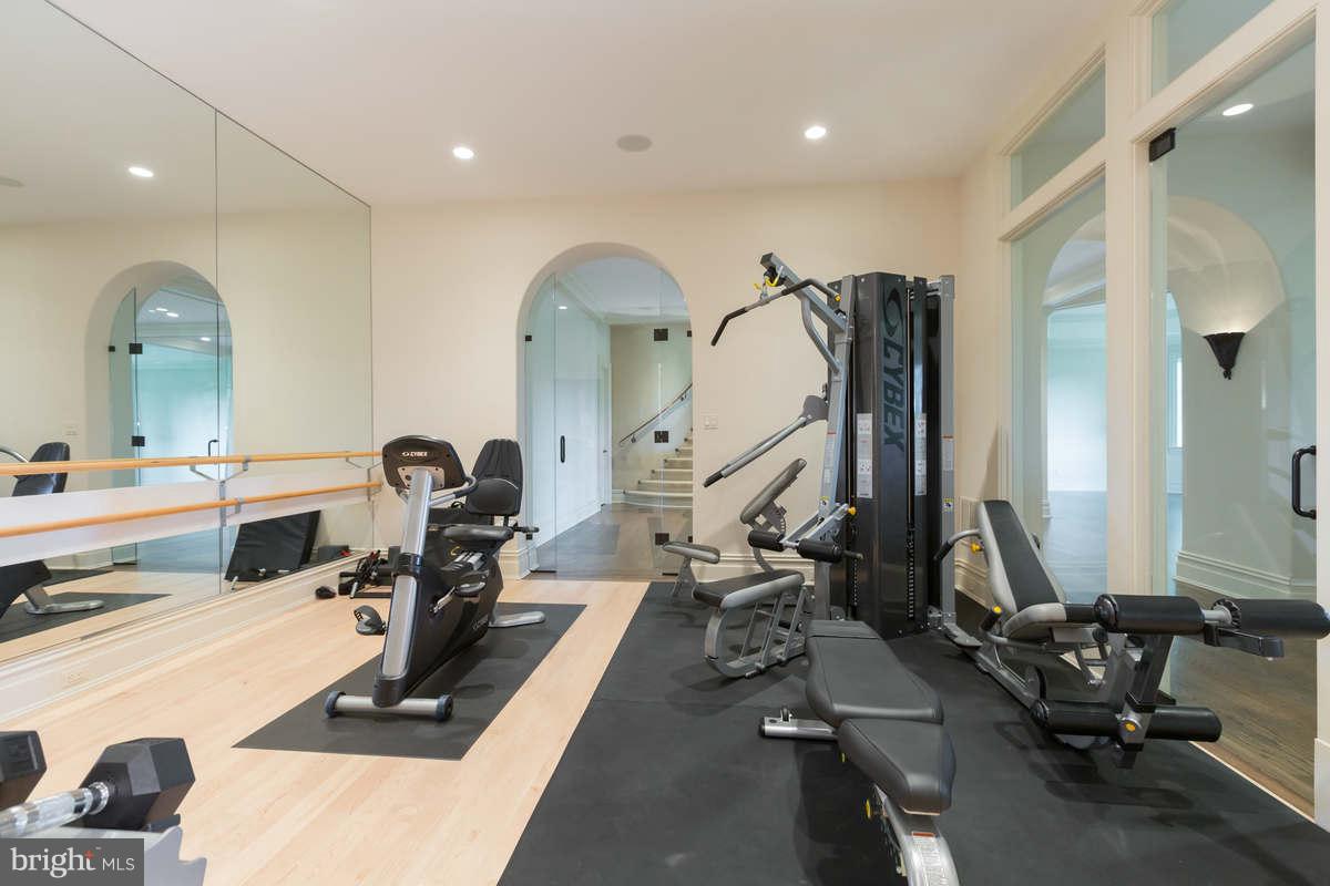 624 Chain Bridge Road McLean, VA 22101 - Photo 19 of 30 Interior (General)