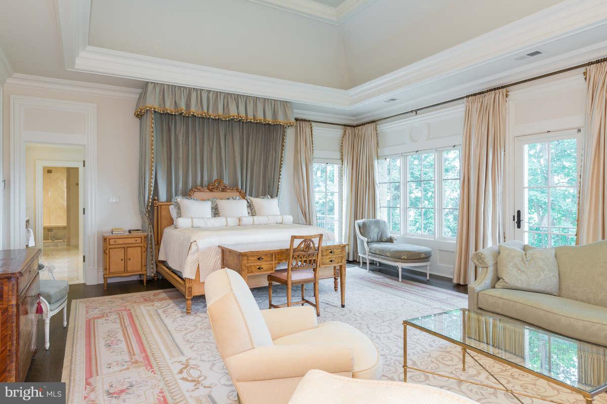 624 Chain Bridge Road McLean, VA 22101 - Photo 23 of 30 Bedroom (Master)