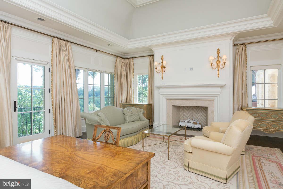 624 Chain Bridge Road McLean, VA 22101 - Photo 24 of 30 Bedroom (Master)