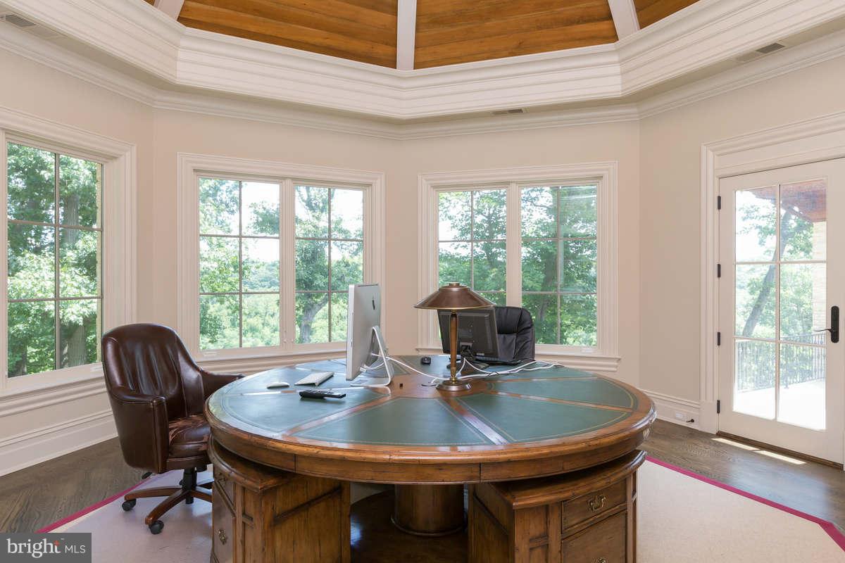 624 Chain Bridge Road McLean, VA 22101 - Photo 26 of 30 Interior (General)