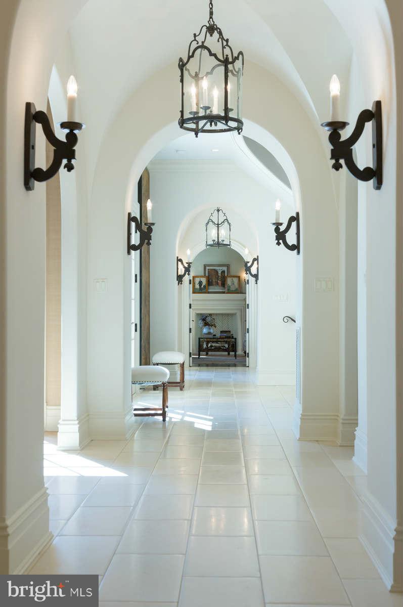 624 Chain Bridge Road McLean, VA 22101 - Photo 10 of 30 Interior (General)