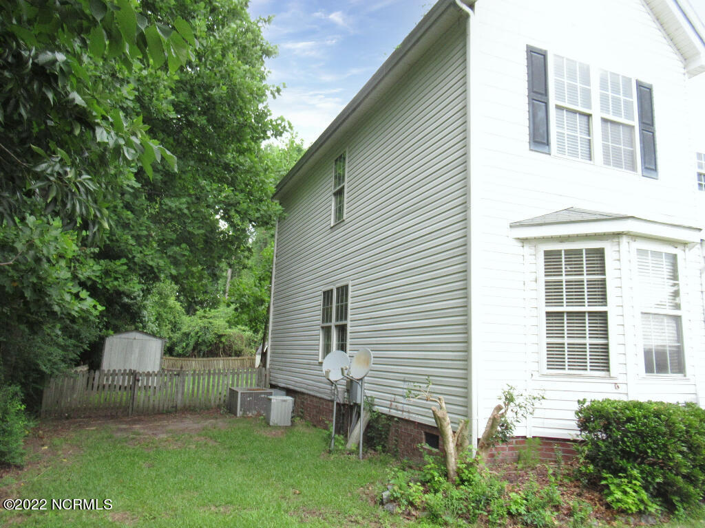 4406 Spring Pines Road Winterville, NC 28590 - Photo 3 of 24 LEFT SIDE