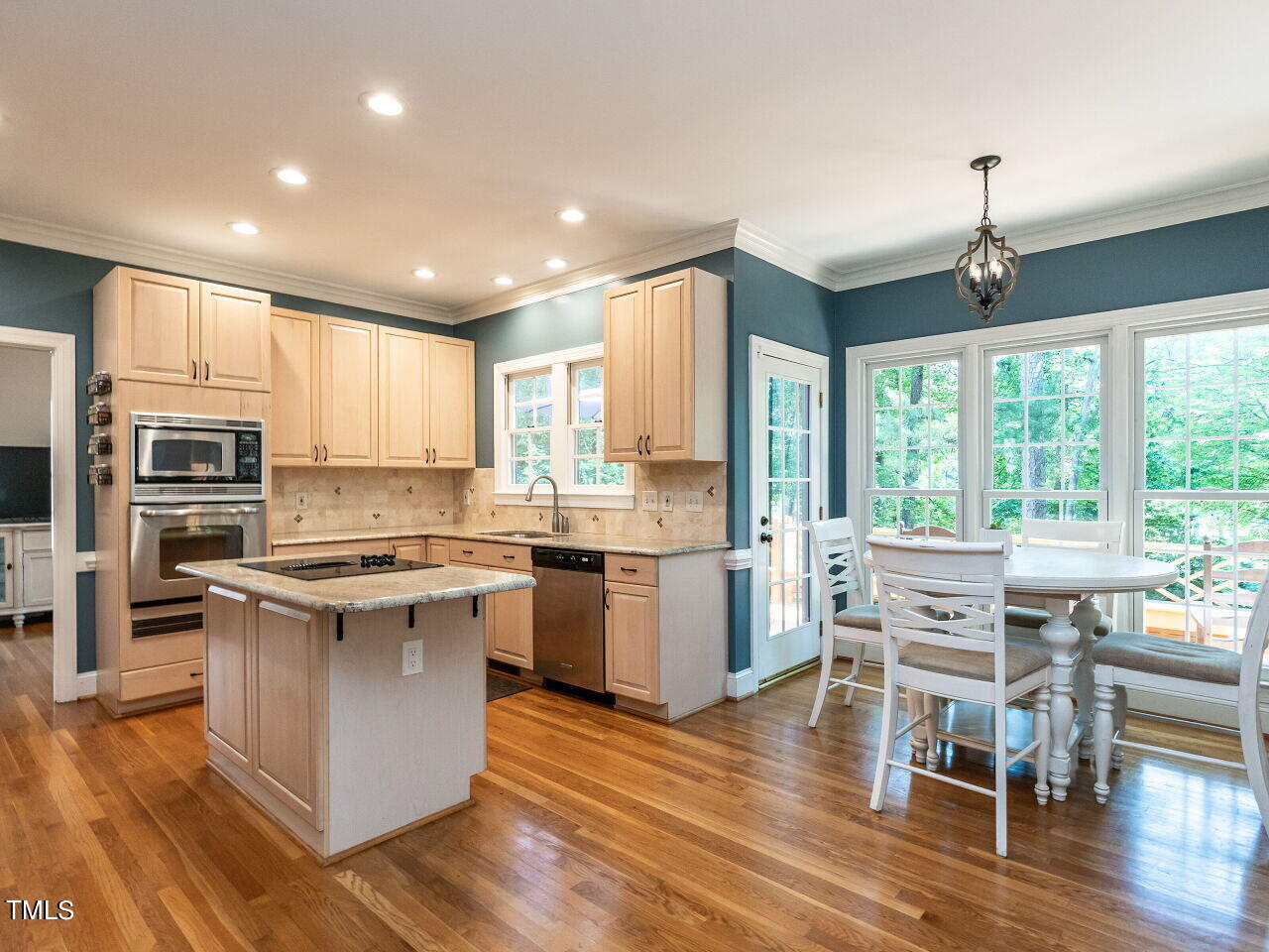 8805 Old Tom Way Raleigh, NC 27613 - Photo 9 of 43 009-1280x960-kitchen-breakfast