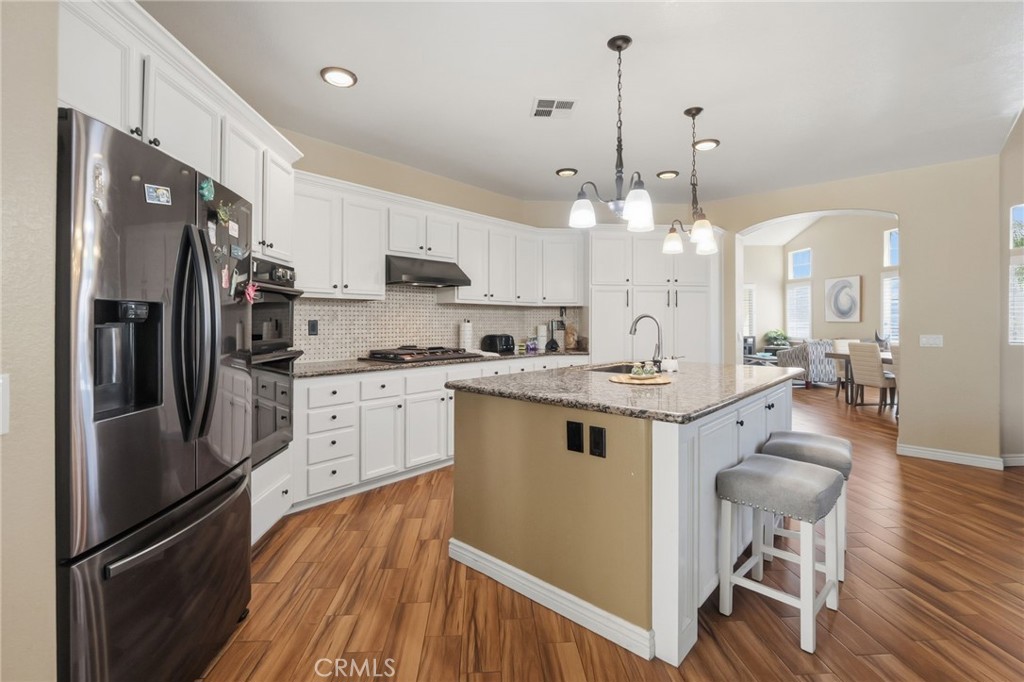 5526 Cheyenne Court Rancho Cucamonga, CA 91739 - Photo 13 of 46 Kitchen