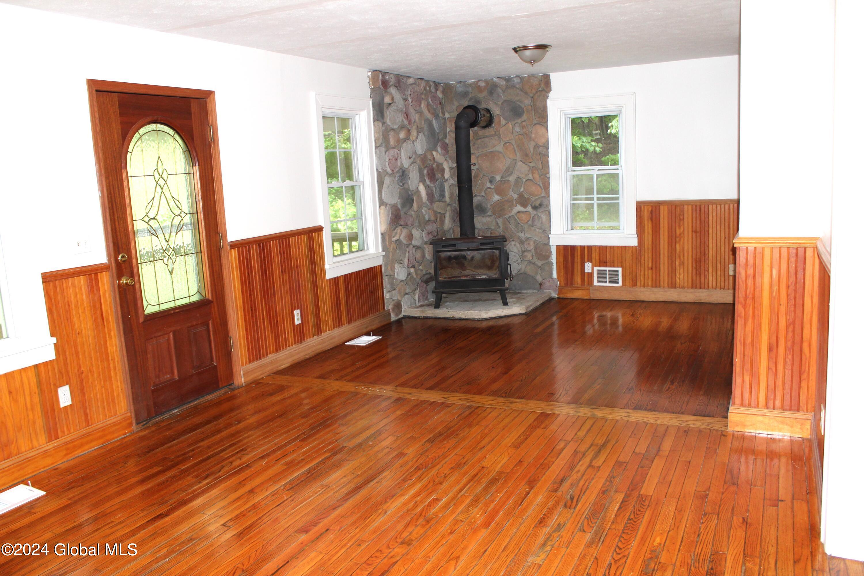 437 Coy Road Greenfield, NY 12833 - Photo 6 of 26 Entry