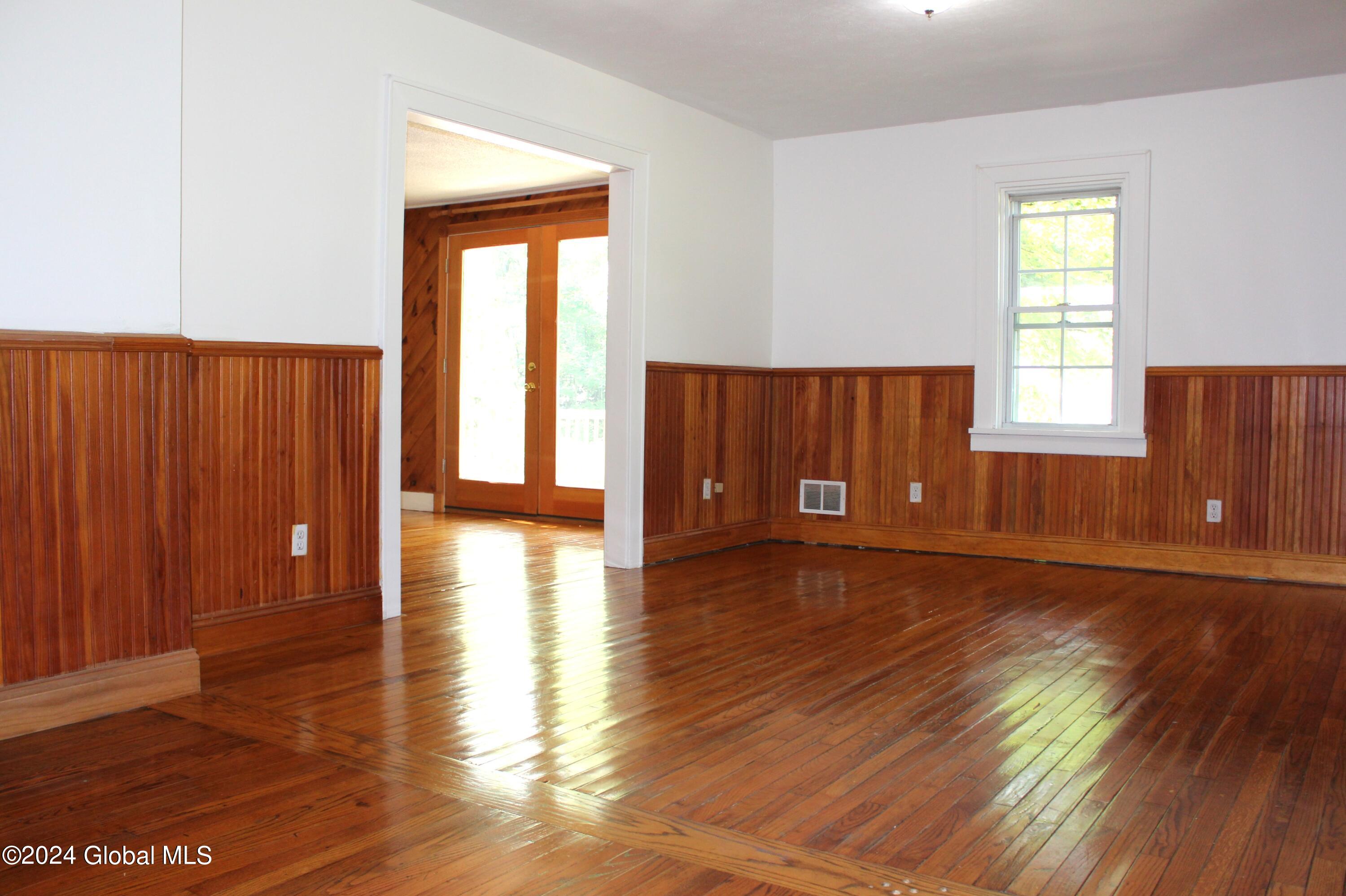 437 Coy Road Greenfield, NY 12833 - Photo 8 of 26 Living