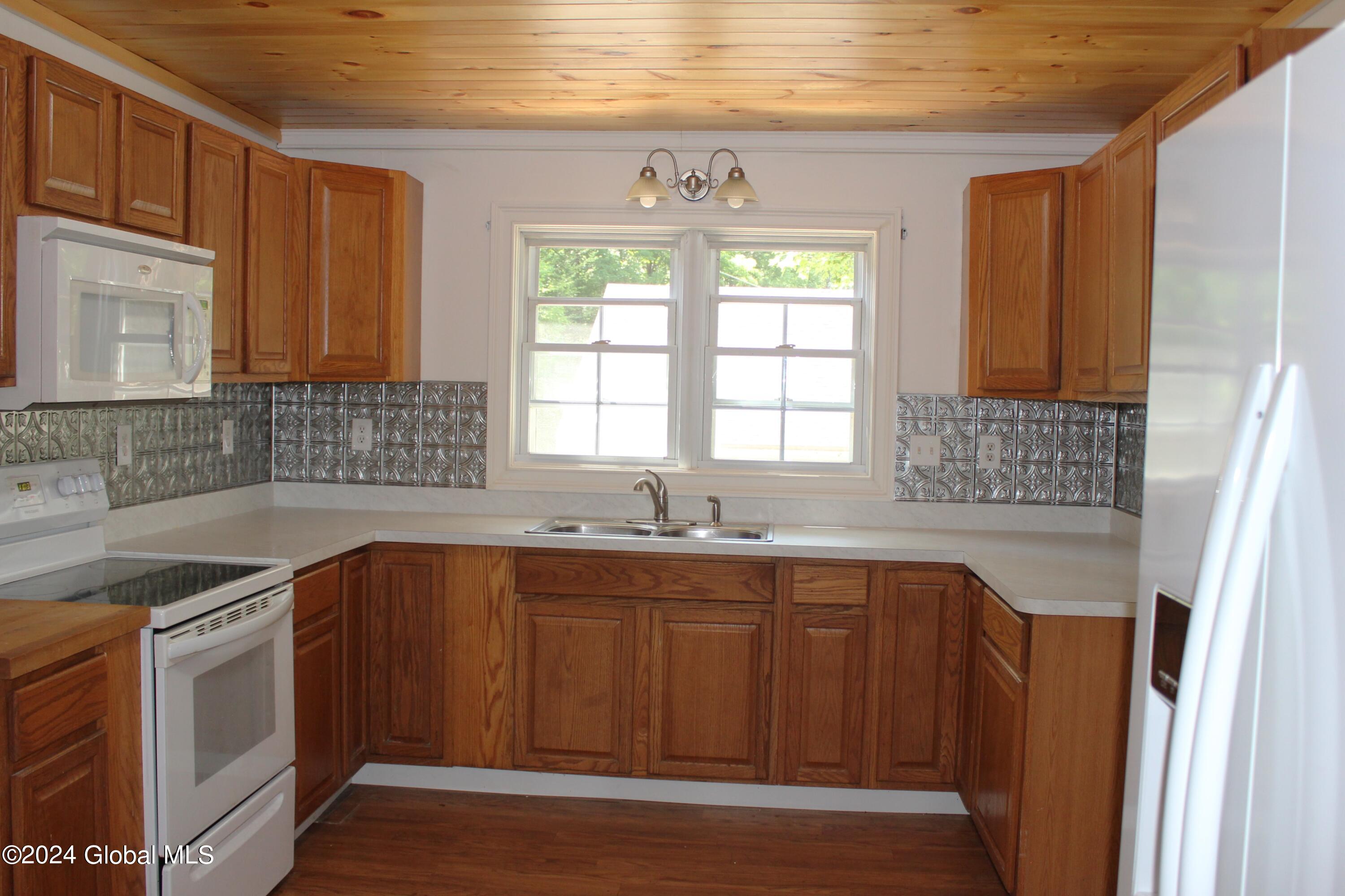 437 Coy Road Greenfield, NY 12833 - Photo 10 of 26 Kitchen