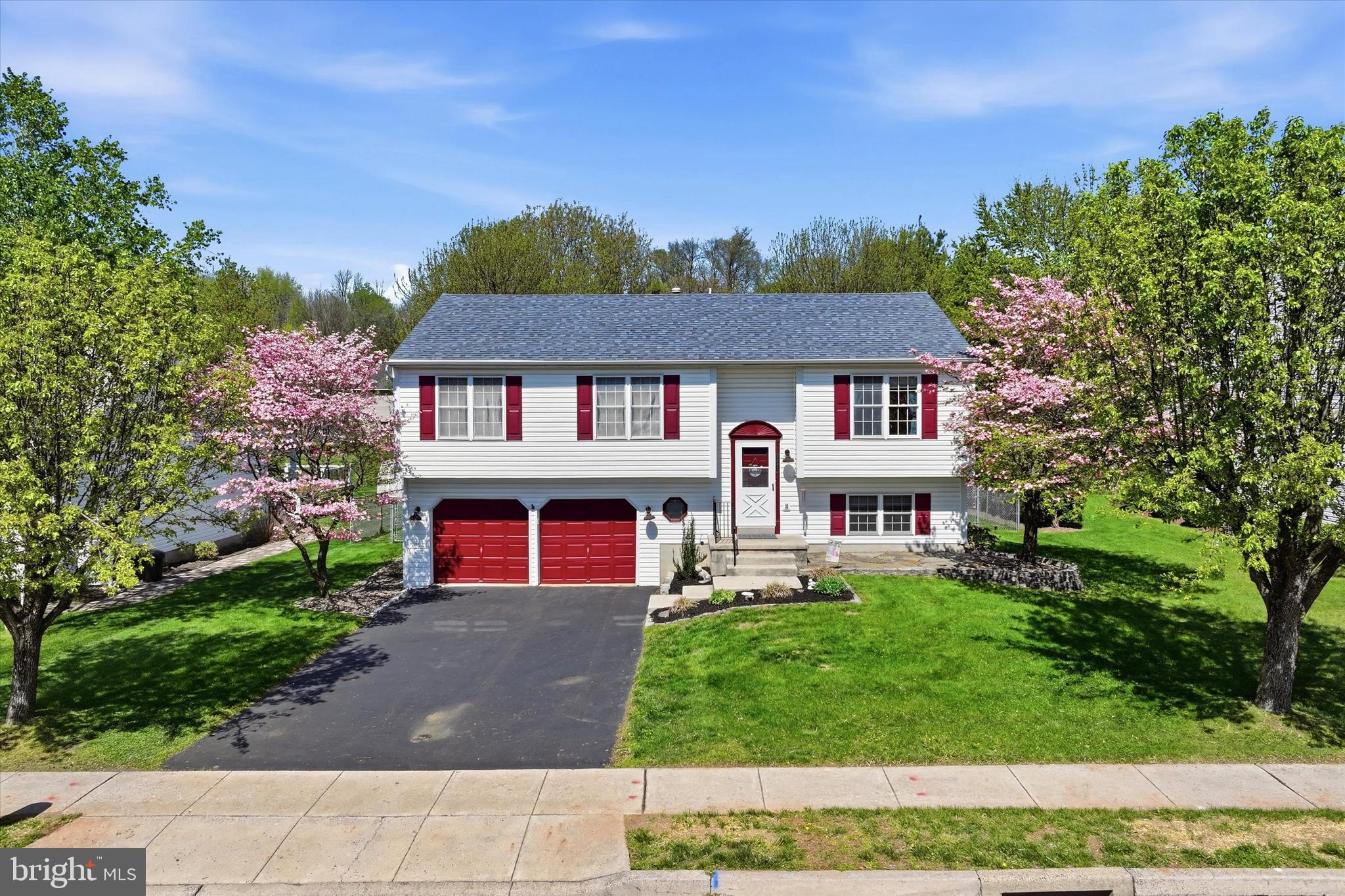 4451 Green Tree Road Reading, PA 19606 - Photo 2 of 38