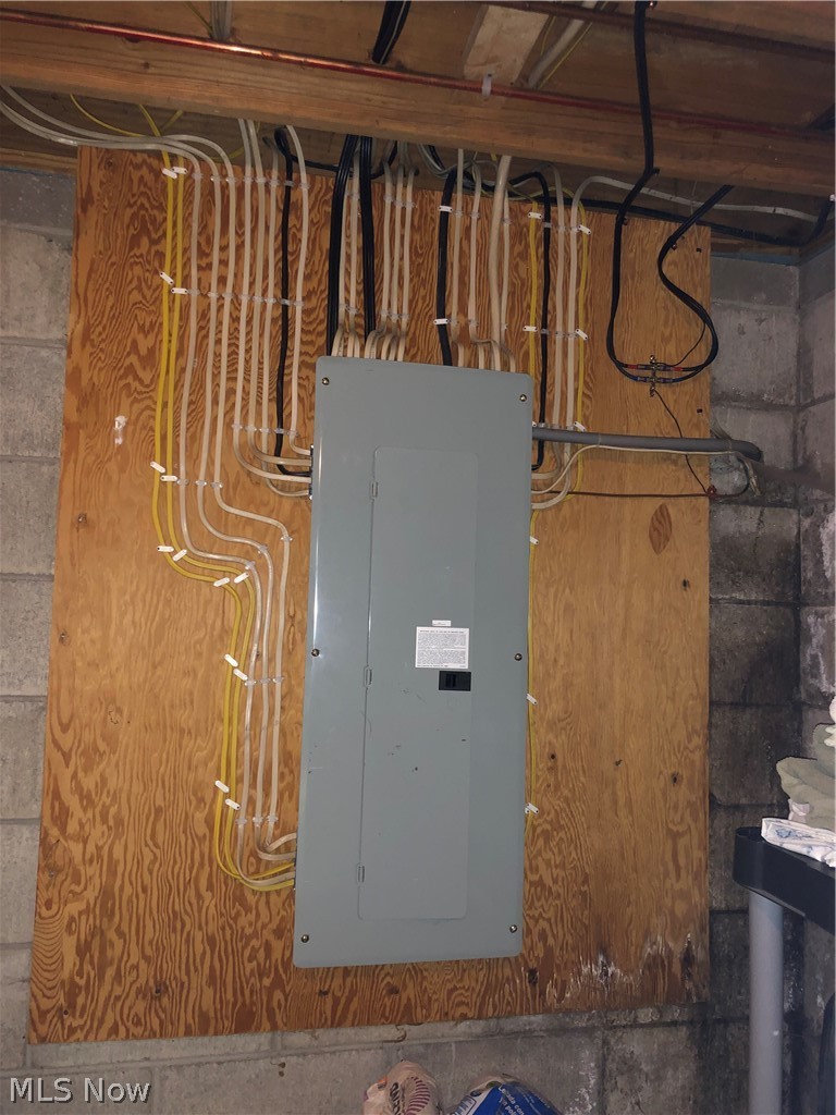 68185 Old Twenty One Road Cambridge, OH 43725 - Photo 29 of 33 check out this wiring!!!!