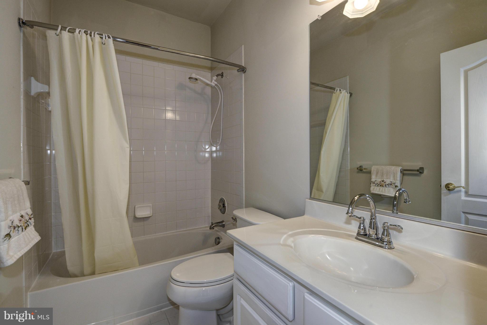 23203 Frederick Road Clarksburg, MD 20871 - Photo 22 of 26 Hall Bath