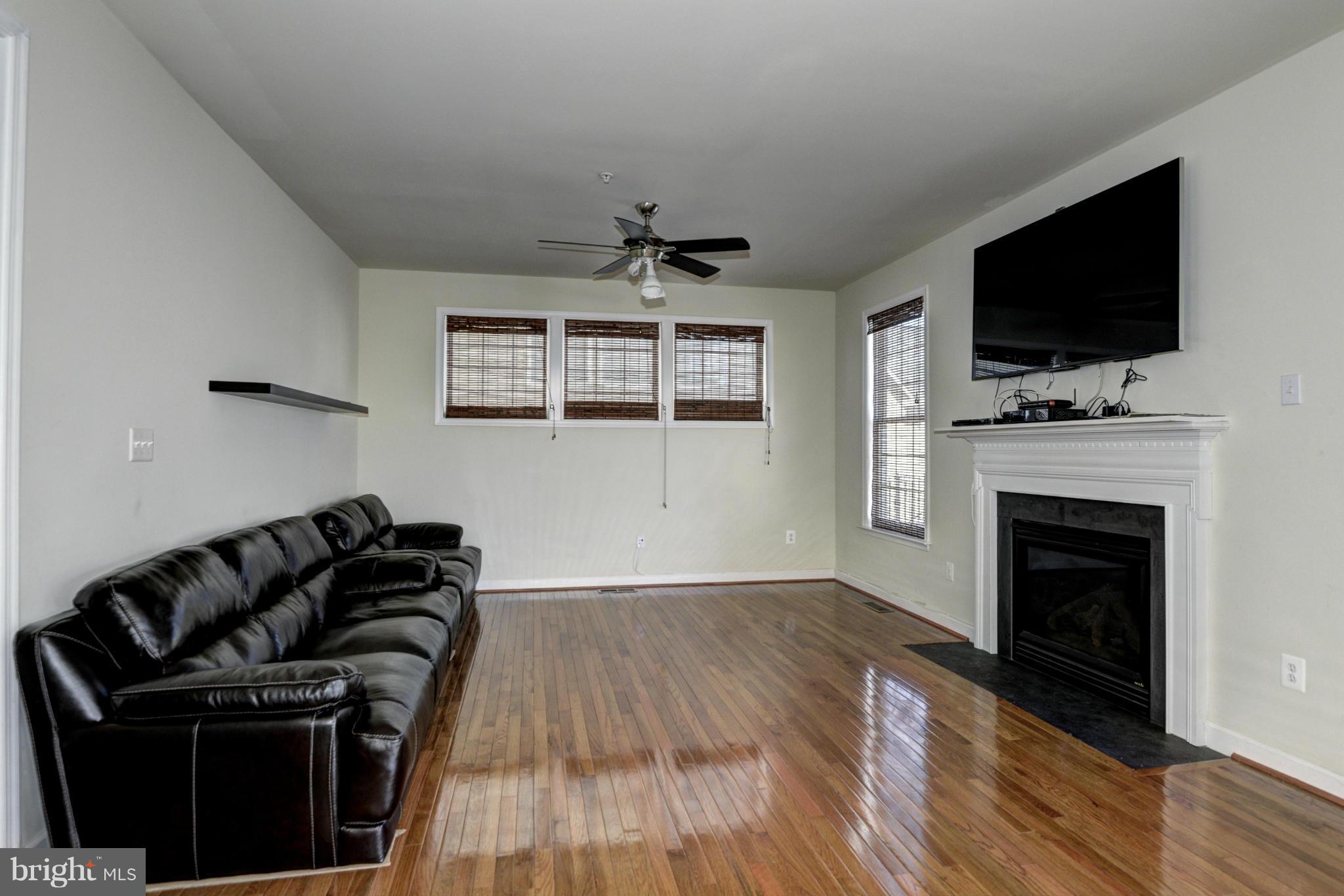 23203 Frederick Road Clarksburg, MD 20871 - Photo 9 of 26 Family Room