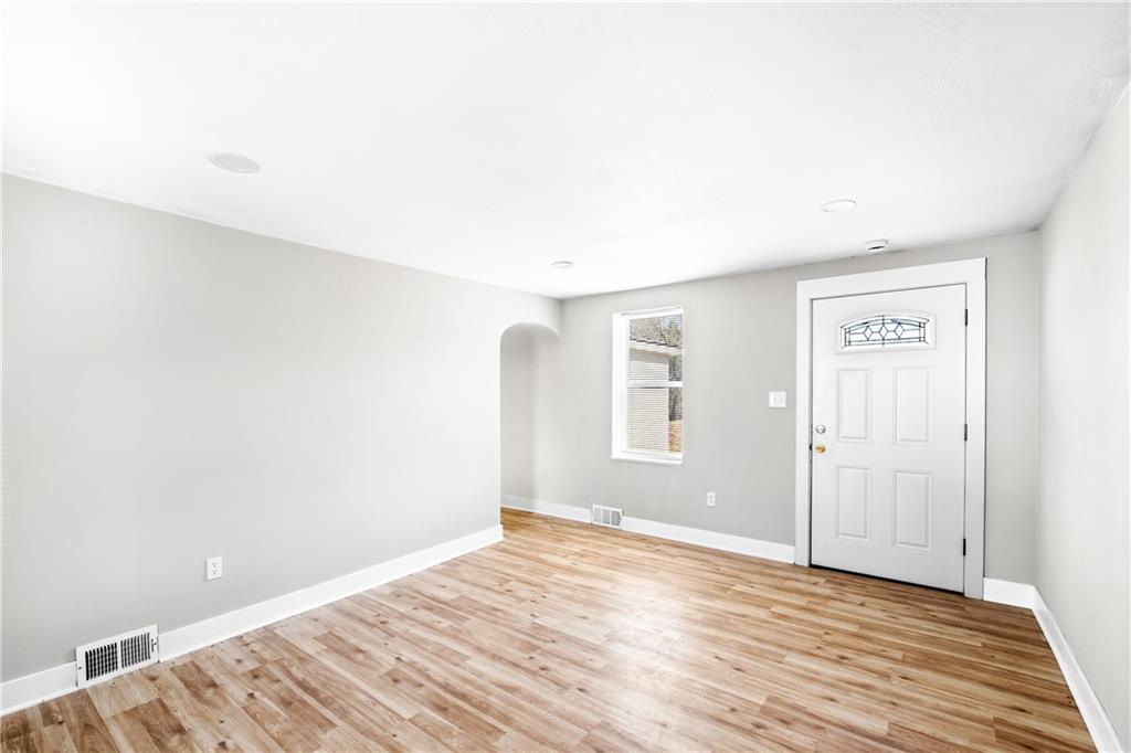 100 Spring Grove Road Pittsburgh, PA 15235 - Photo 5 of 34 Gallery Image 5