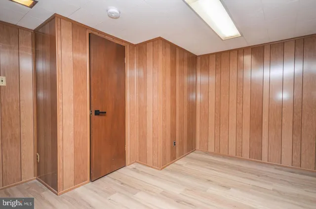 $3,300 | 4426 Hallet Street, Rockville, MD 20853