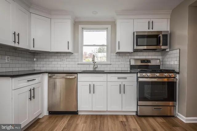 $3,300 | 4426 Hallet Street, Rockville, MD 20853