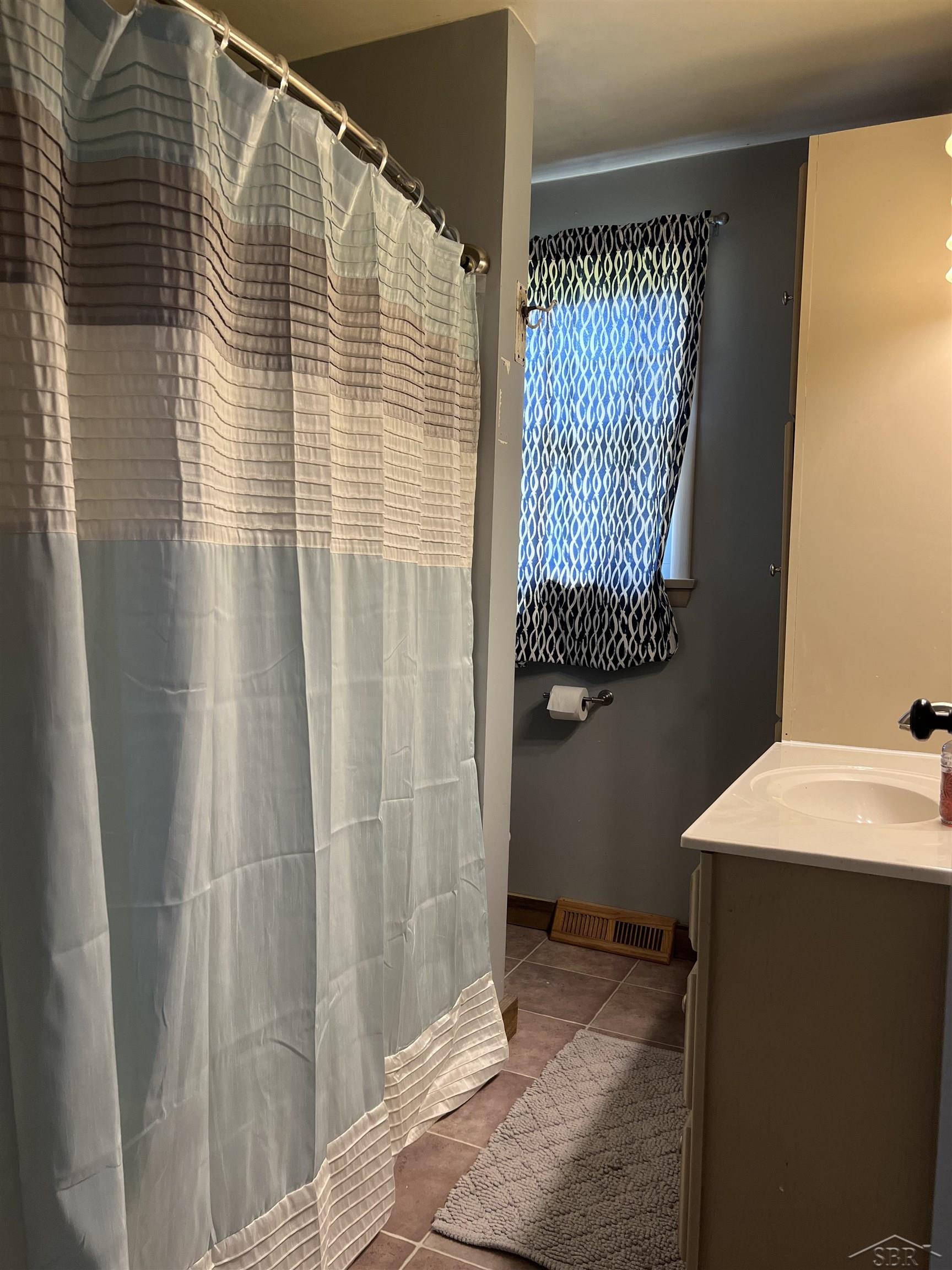 2675 Gabel Road Saginaw, MI 48601 - Photo 16 of 21 50108440-15.JPG