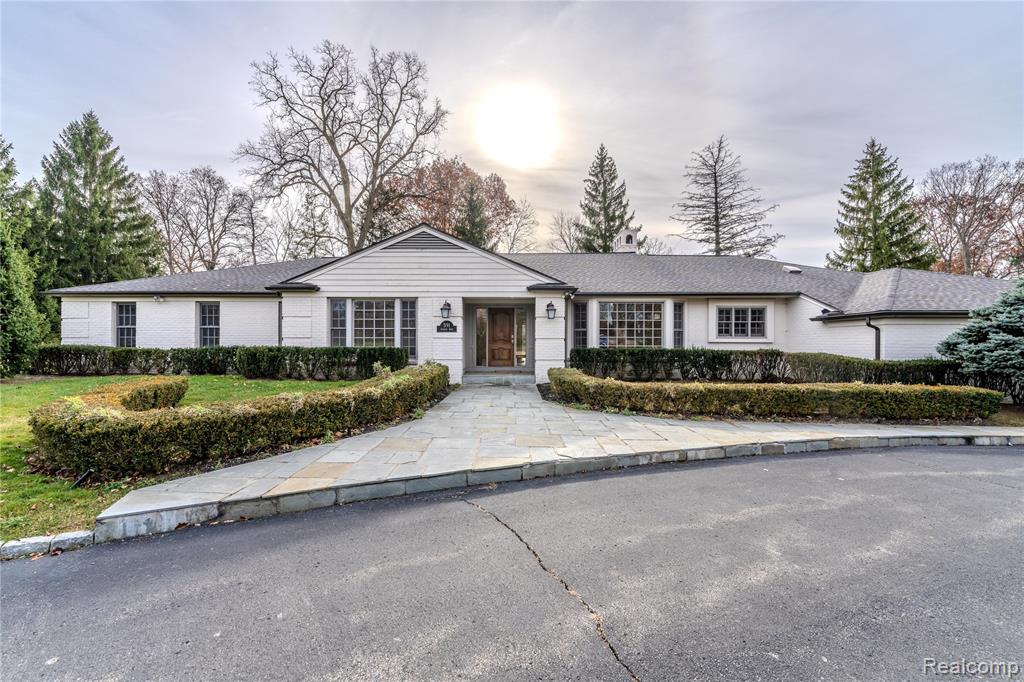 591 Rudgate Road Bloomfield Hills, MI 48304 - Photo 16 of 74
