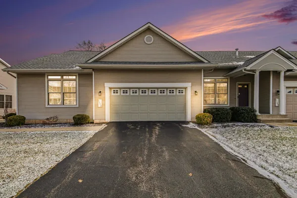 $339,900 | 1102 Barrington, Grand Rapids, MI 49534