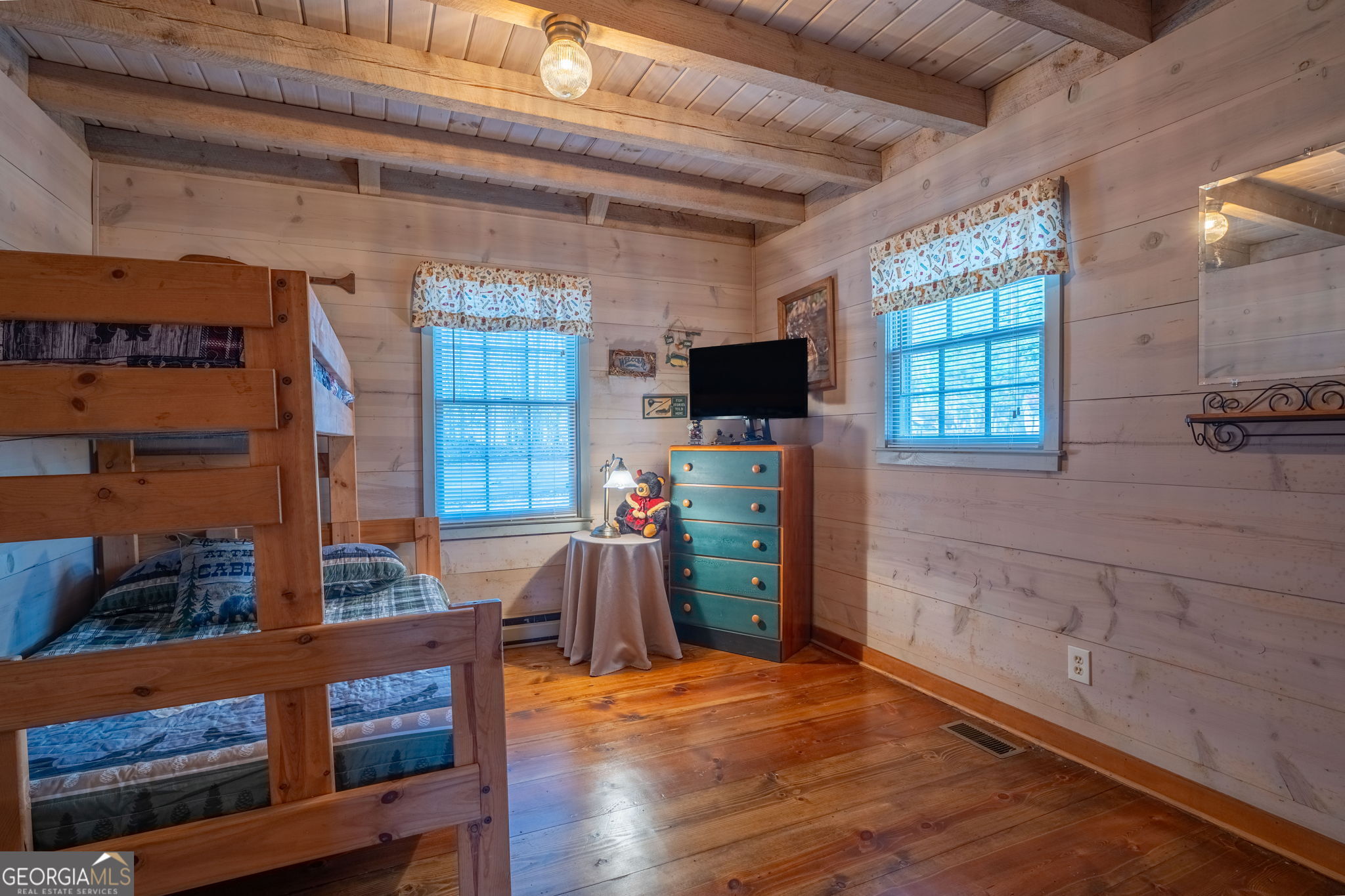 220 McConnell Court Helen, GA 30545 - Photo 22 of 37 a room with furniture and a flat screen tv