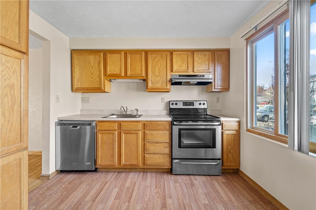 511 Hunters Path Road Bridgeville, PA 15017 - Photo 9 of 29 Gallery Image 9